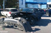 На набережной в Днепре произошло масштабное ДТП с участием 6 автомобилей: есть пострадавшие (ФОТО)