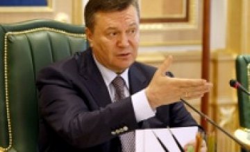 Визит Медведева: Виктор Янукович решил, что дождь – к деньгам