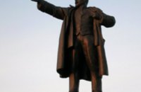 В Одесской области вандалы вырвали «с корнем» памятник Ленину
