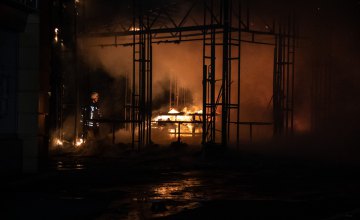 В Киеве сгорел торговый павильон 