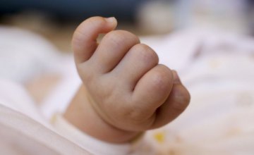 В Кривом Роге местная жительница во время прогулки нашла тело новорожденного ребёнка