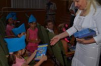 К новому учебному году школьники Днепропетровской области получат от губернатора уникальный дневник