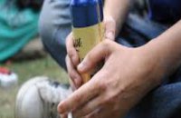 В Днепропетровской области с начала учебного года за распитие алкоголя поймали 19 несовершеннолетних