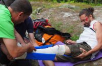 На Буковине со скалы упал турист (ФОТО)
