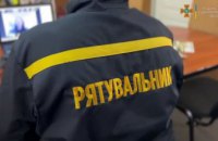 Правила поведінки у надзвичайних ситуаціях та практики подолання паніки: фахівці ДСНС роз’яснювали дітям, як безпечно провести канікули (ВІДЕО)