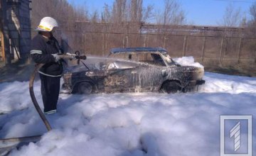 На Днепропетровщине на стоянке дотла сгорел автомобиль