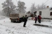 В Никополе грузовик въехал во двор частного дома (ФОТО)