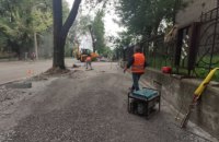 Комфортний простір для пішоходів: у Дніпрі продовжують ремонт тротуарів