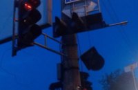 В Днепропетровске на Набережной заводской пьяный водитель грузовика устроил ДТП (ВИДЕО)