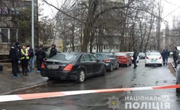 В Киеве неизвестный застрелил мужчину прямо в автомобиле (ВИДЕО)