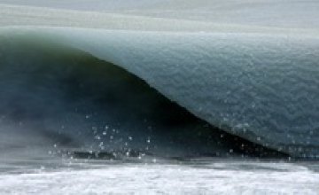 Фотографу удалось запечатлеть замерзшие волны (ФОТО)