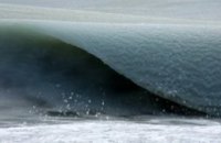 Фотографу удалось запечатлеть замерзшие волны (ФОТО)