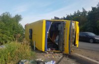 На Днепропетровщине грузовик въехал в рейсовый автобус: есть постадавшие (ФОТО)