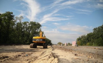 На дорогах Днепропетровской области начали обустраивать весовые площадки для контроля грузовиков 