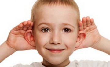Ученые установили, когда у людей начинает ослабевать слух