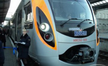 «Укрзалізниця» вернула на маршрут скоростной Hyundai сообщением «Киев – Днепропетровск»