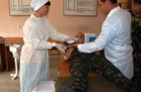 Воины-десантники сдают кровь для онкобольных детей (ФОТО)