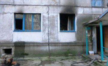 В Орджоникидзе во время пожара в жилой многоэтажке погиб мужчина