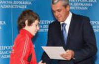 Юных призеров всеукраинского чемпионата по хоккею наградили в Днепропетровской ОГА