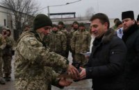 Руководитель облсовета Глеб Пригунов поздравил военных на передовой