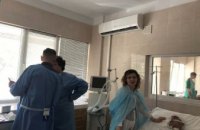 В Днепре в реанимации больницы Мечникова раненый АТОшник сыграет свадьбу с беременной невестой (ФОТО)