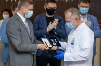 Государственные награды и почетные звания присвоили 13 медикам Днепропетровщины