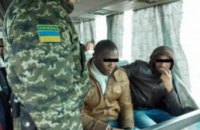 Украинские пограничники задержали троих нигерийцев, не знавших о существовании границы между Украиной и Польшей 