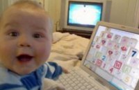 Шум от телевизора помогает увеличить словарный запас детей, - ученые
