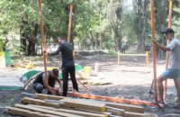 «Социальная реконструкция»: как на ж/м Тополь-3 начали создавать новый сквер для отдыха жителей (ФОТОРЕПОРТАЖ)