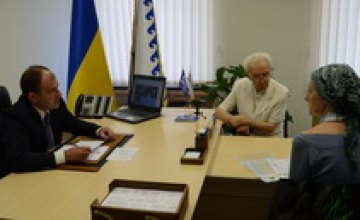 Дмитрий Колесников провел личный прием граждан: комиссия проверит стройку вблизи дома жительницы Днепропетровска