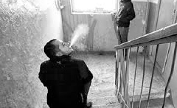 Днепропетровцы ежедневно сообщают в полицию о курильщиках в подъездах, - Владимир Богонис