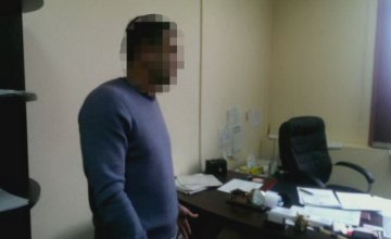 Задержанный за взятку депутат Днепровского горсовета оказался бывшим однопартийцем Филатова