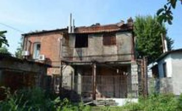 В центре Днепропетровска загорелся жилой дом (ВИДЕО)