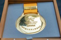 ​Чемпион мира по плаванию Андрей Говоров подарил альма-матер золотую медаль