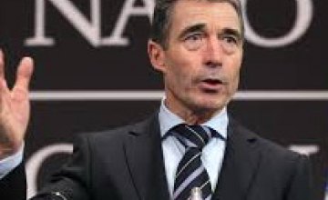 Порошенко назначил экс-генсека НАТО своим советником