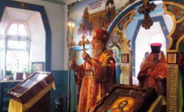 Митрополит Ириней отслужил литургию в тюремном храме (ФОТО)