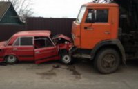 На ул. Передовой автомобиль «ВАЗ 2106» врезался в «Камаз»