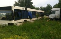 В Кривом Роге грузовик протаранил пассажирский автобус: пострадали 6 человек