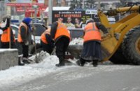 В Днепропетровской области ежедневно используют 2 тонны асфальта для ликвидации ям на дорогах