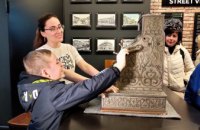Виготовити свічку та зануритись у минуле міста: у Музеї історії Дніпра влаштували безкоштовні екскурсії для переселенців 