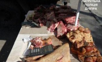 В Днепре полицейские остановили незаконную торговлю мясом на улице