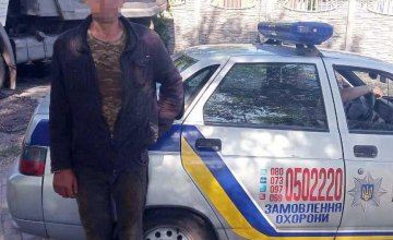 На Днепропетровщине пьяный мужчина стрелял из пистолета по окнам знакомой