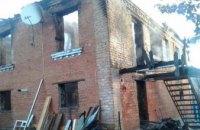 В результате сильного пожара под Киевом погибли двое детей