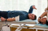 Сдайте кровь - спасите жизнь раненым и онкобольным: где Днепропетровщине можно стать донором