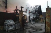 В Киевской области произошел масштабный пожар в ресторанном комплексе (ФОТО)