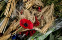 На Днепропетровщине почтили память жертв Голодомора (ФОТОРЕПОРТАЖ)