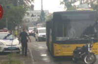 В Киеве конфликт между маршрутчиком и мотоциклистом перерос в стрельбу (ФОТО)