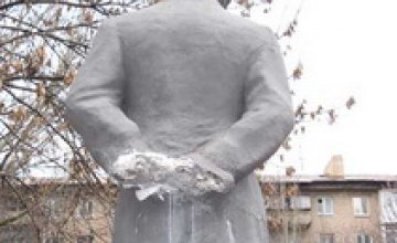В Донецке памятник Пушкину остался без рук