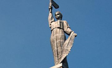 В Днепропетровске начали готовить памятники к праздникам