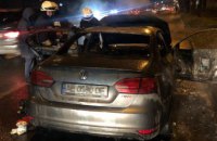В Днепре на проспекте Б. Хмельницкого загорелся Volkswagen (ФОТО)